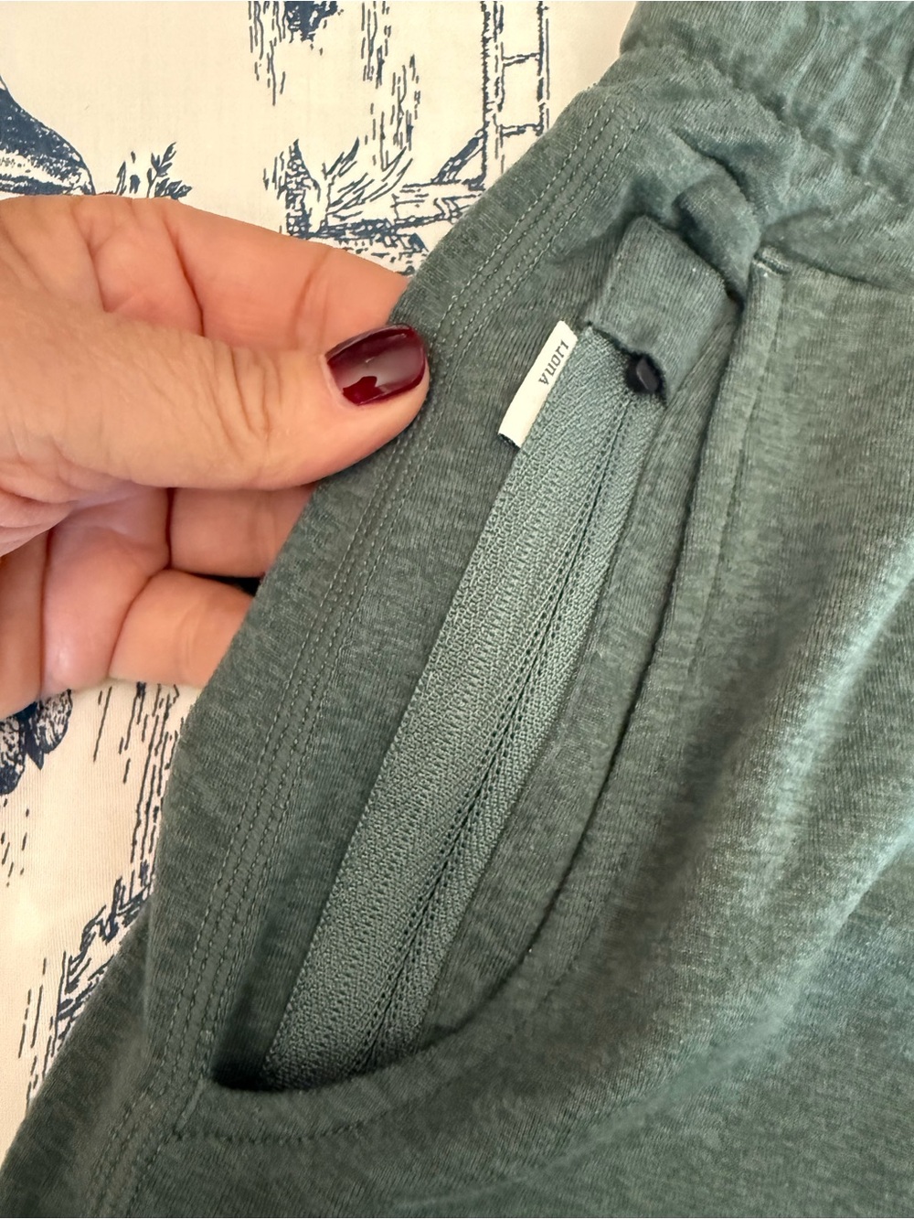 Vuori green Lounge Shorts with White Tag - Picture 2 of 4